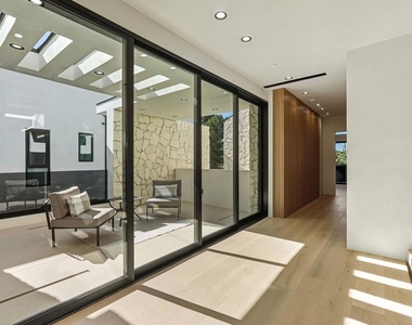 824 N Curson Avenue - Photo Thumbnail 27
