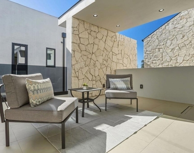 824 N Curson Avenue - Photo Thumbnail 18