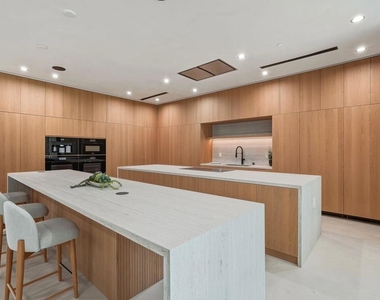 824 N Curson Avenue - Photo Thumbnail 13