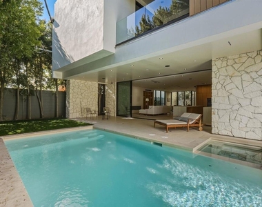 824 N Curson Avenue - Photo Thumbnail 10