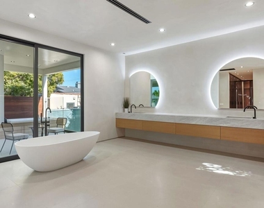 824 N Curson Avenue - Photo Thumbnail 23