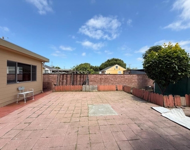 1226 148th Avenue - Photo Thumbnail 24