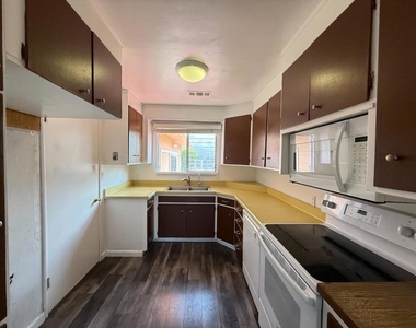 1226 148th Avenue - Photo Thumbnail 3