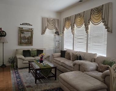 3186 Amaro Lane - Photo Thumbnail 2