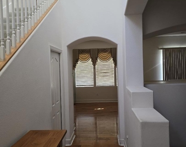 3186 Amaro Lane - Photo Thumbnail 5