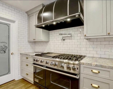 1052 Carolyn Avenue - Photo Thumbnail 14