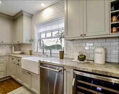 1052 Carolyn Avenue - Photo Thumbnail 16