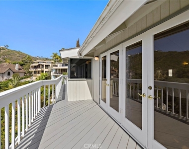 665 Temple Hills Drive - Photo Thumbnail 11