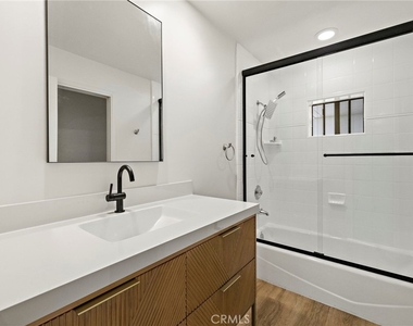 665 Temple Hills Drive - Photo Thumbnail 20