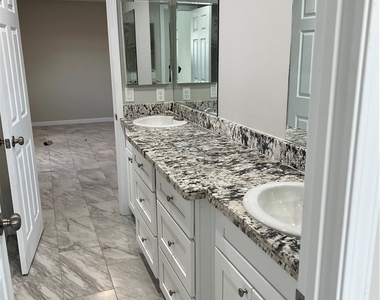 16550 Olive Street - Photo Thumbnail 6