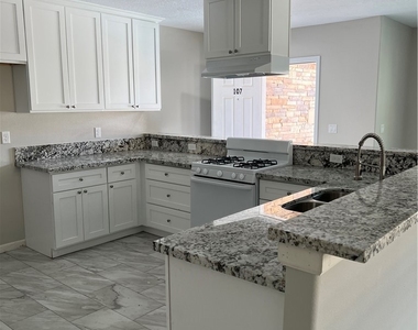 16550 Olive Street - Photo Thumbnail 3