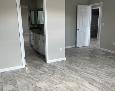 16550 Olive Street - Photo Thumbnail 5