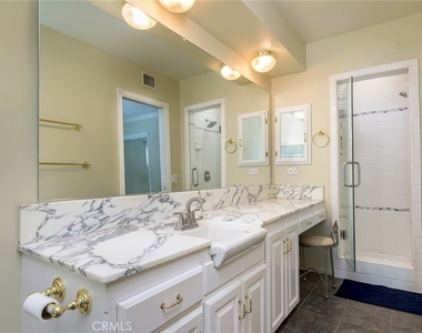 6250 Altura Avenue - Photo Thumbnail 9