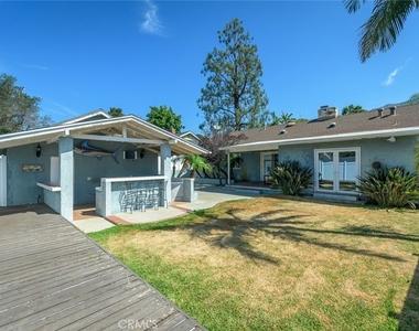 6250 Altura Avenue - Photo Thumbnail 11