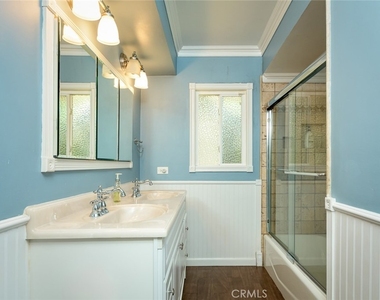 6250 Altura Avenue - Photo Thumbnail 8
