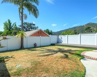 6250 Altura Avenue - Photo Thumbnail 10