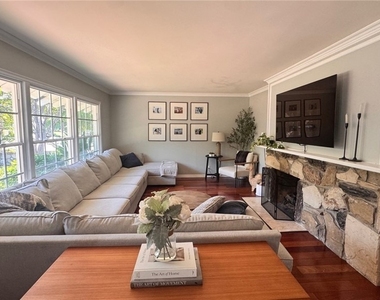 6250 Altura Avenue - Photo Thumbnail 12