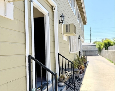 3250 Andrita Street - Photo Thumbnail 16