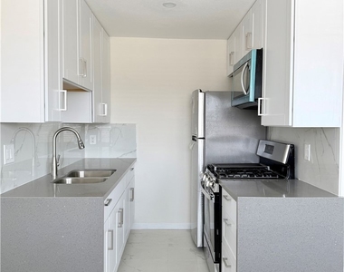 3250 Andrita Street - Photo Thumbnail 7