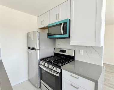 3250 Andrita Street - Photo Thumbnail 3