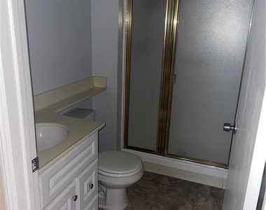 14758 Magnolia Boulevard - Photo Thumbnail 5