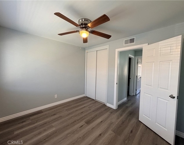 890 N Campus Avenue - Photo Thumbnail 14