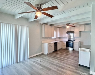 890 N Campus Avenue - Photo Thumbnail 7
