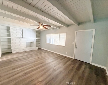 890 N Campus Avenue - Photo Thumbnail 2