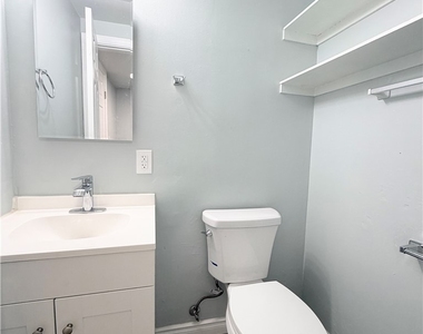890 N Campus Avenue - Photo Thumbnail 5