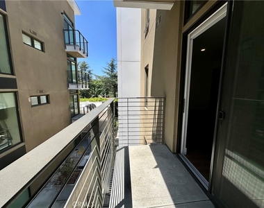 709 #418 E Walnut - Photo Thumbnail 10