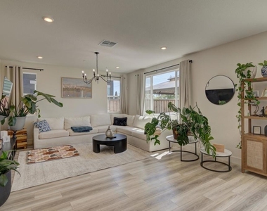 281 Cinnabar Way - Photo Thumbnail 7