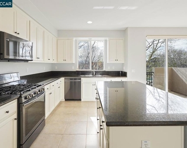 207 Heligan Lane - Photo Thumbnail 9