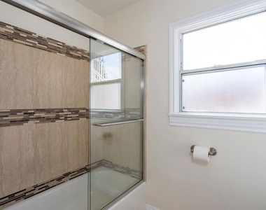 200 W Palmer Avenue - Photo Thumbnail 14