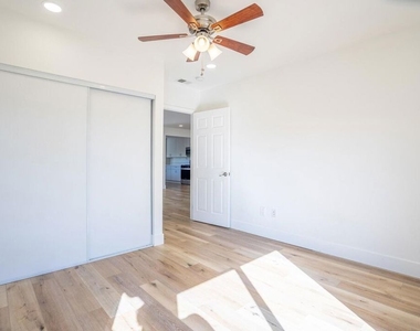 5705 Jamieson Avenue - Photo Thumbnail 14