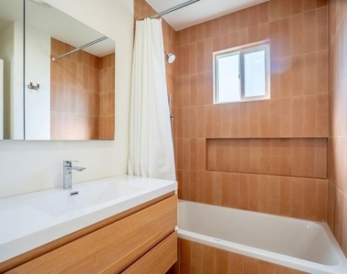 5705 Jamieson Avenue - Photo Thumbnail 11