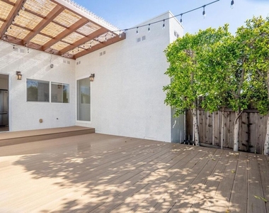 5705 Jamieson Avenue - Photo Thumbnail 27