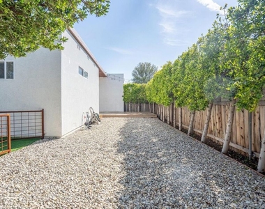5705 Jamieson Avenue - Photo Thumbnail 28