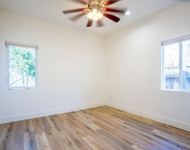 5705 Jamieson Avenue - Photo Thumbnail 19