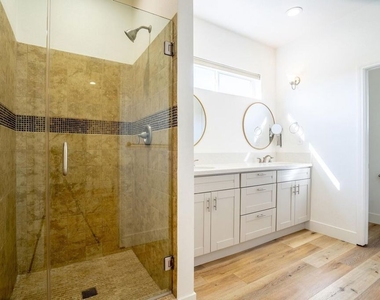 5705 Jamieson Avenue - Photo Thumbnail 22