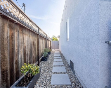 5705 Jamieson Avenue - Photo Thumbnail 35