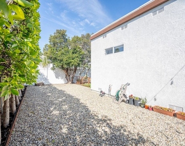 5705 Jamieson Avenue - Photo Thumbnail 29