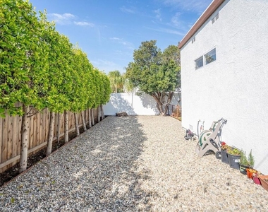 5705 Jamieson Avenue - Photo Thumbnail 32