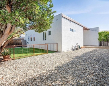 5705 Jamieson Avenue - Photo Thumbnail 25