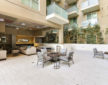 1249 S Grand Avenue - Photo Thumbnail 4