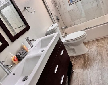 7311 Gaviota Street - Photo Thumbnail 20