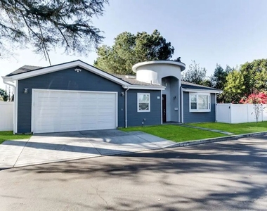 7311 Gaviota Street - Photo Thumbnail 7
