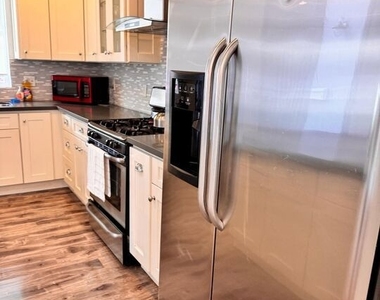 7311 Gaviota Street - Photo Thumbnail 22