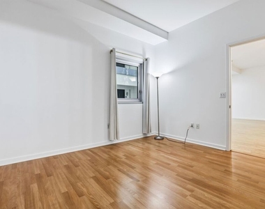 630 W 6th Street - Photo Thumbnail 18