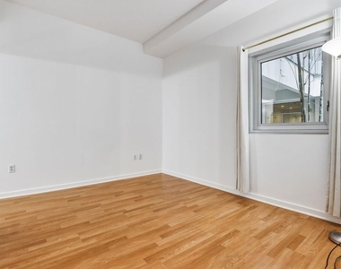 630 W 6th Street - Photo Thumbnail 17