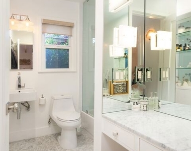 704 1/2 Vernon Avenue - Photo Thumbnail 14